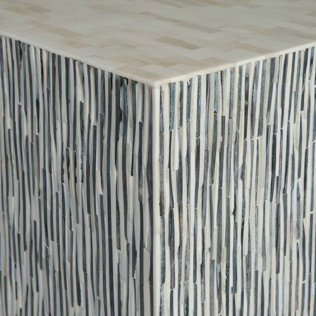 CLEO ACCENT TABLE